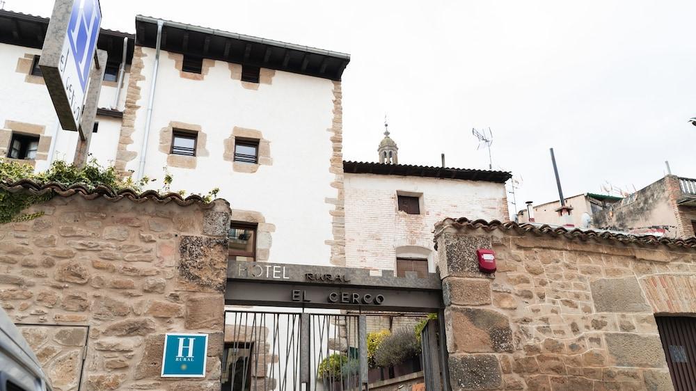 Hotel El Cerco Puente la Reina المظهر الخارجي الصورة