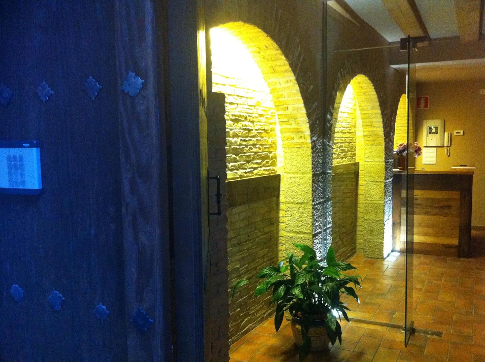 Hotel El Cerco Puente la Reina المظهر الخارجي الصورة